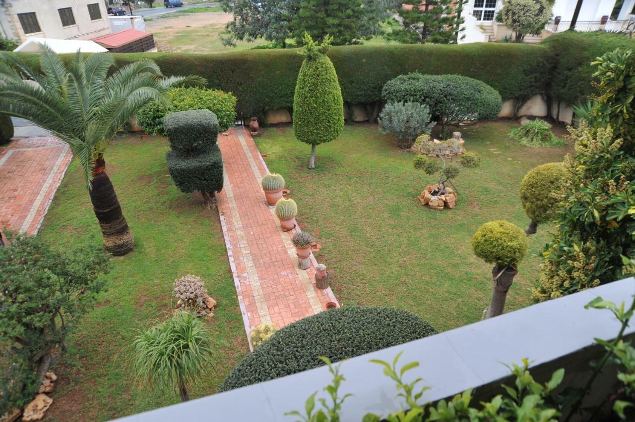 Residence L' Aubrais Limisso Esterno foto