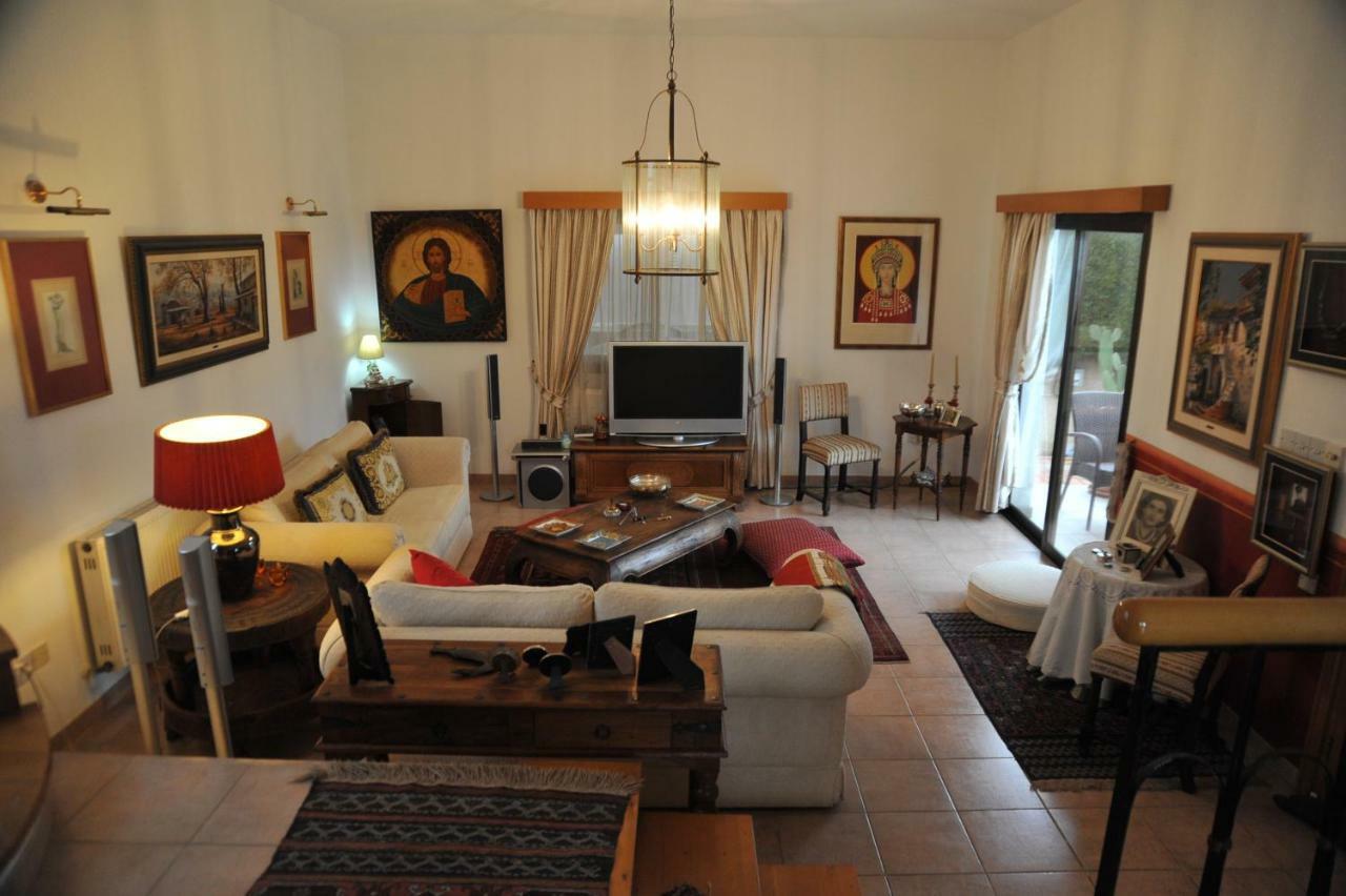 Residence L' Aubrais Limisso Esterno foto