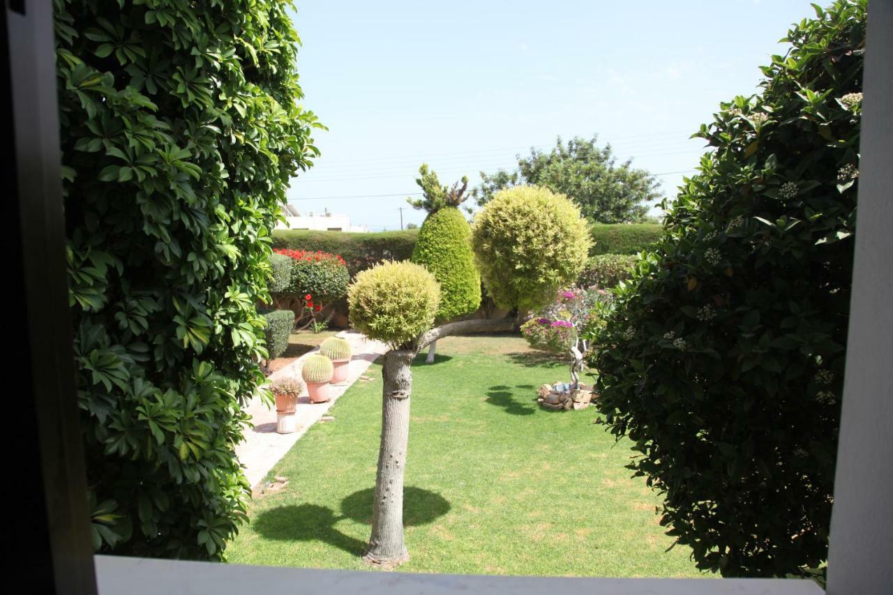 Residence L' Aubrais Limisso Esterno foto